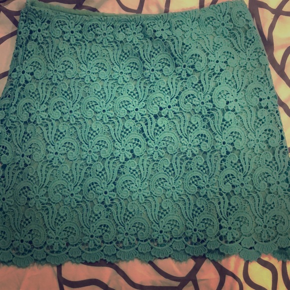 Skirt lace - Picture 1 of 3